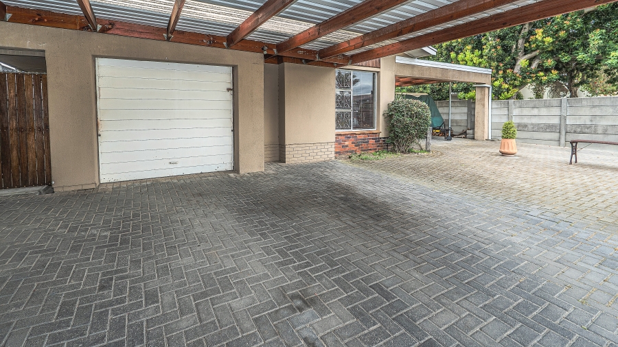 3 Bedroom Property for Sale in Protea Heights Western Cape